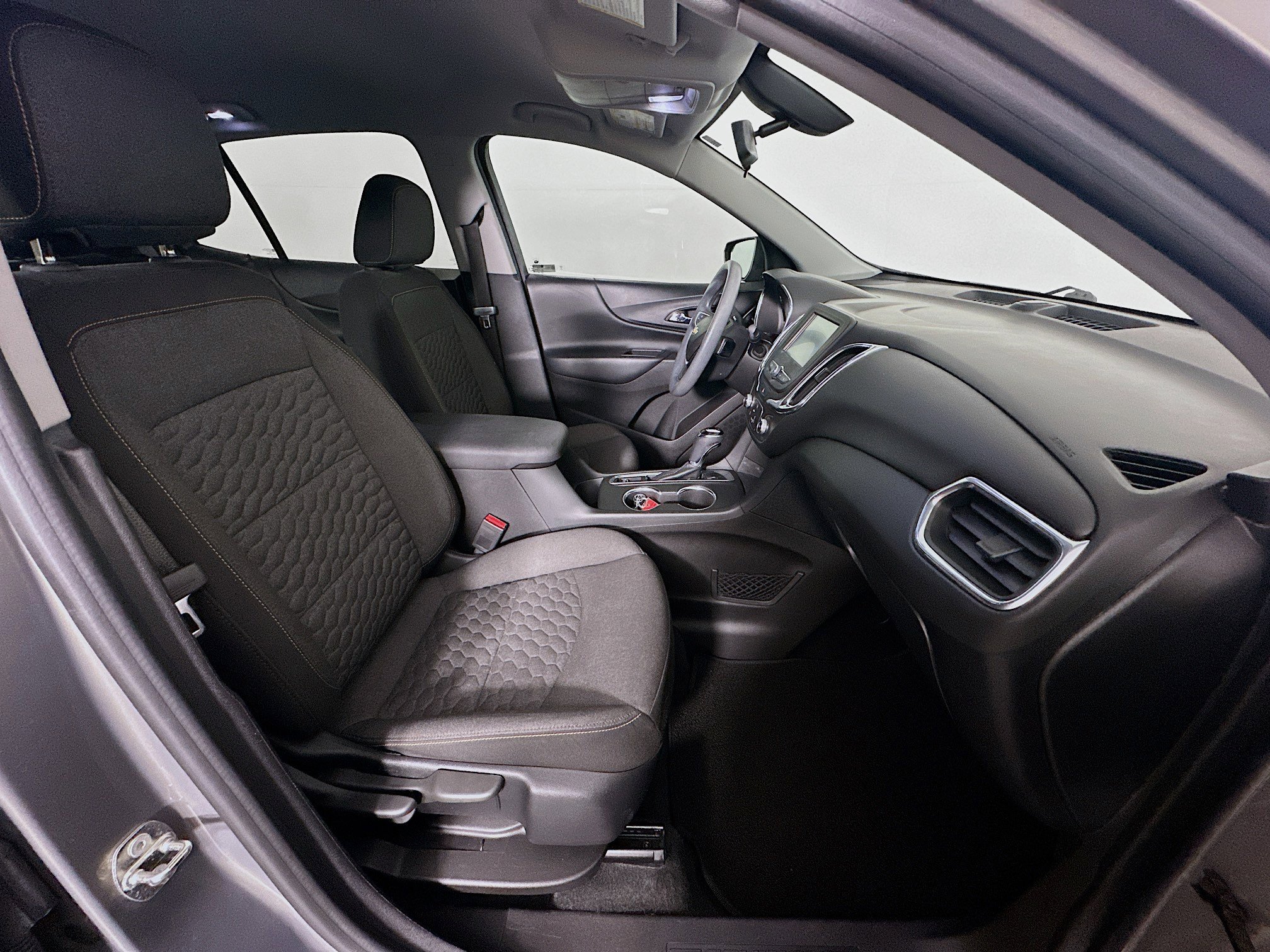 Used 2018 Chevrolet Equinox LT FWD image 29
