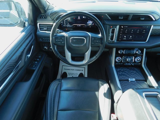 Used 2023 GMC Yukon XL Denali image 16