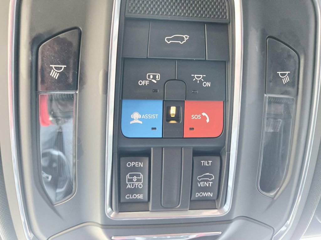 Used 2023 Jeep Grand Cherokee Altitude image 35