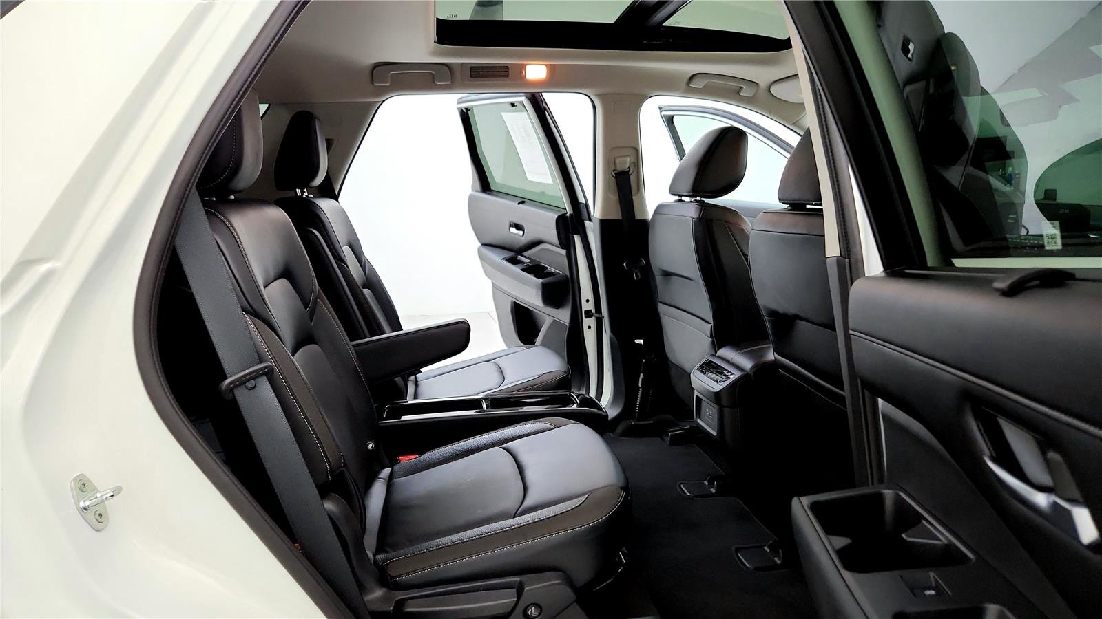 Used 2023 Nissan Pathfinder SL w/ SL Premium Package image 30