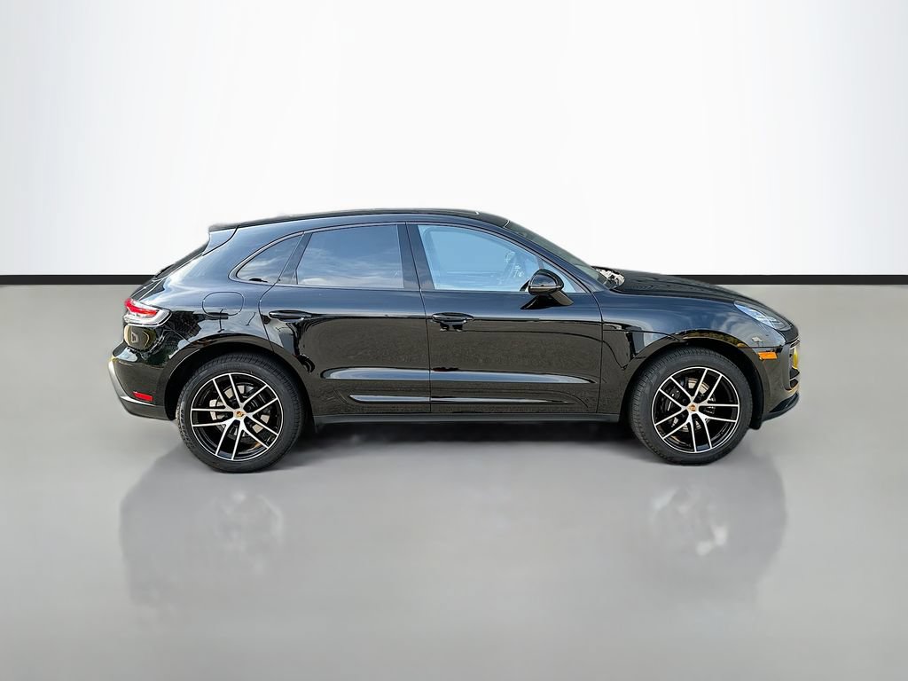 Certified 2026 Porsche Macan AWD/4WD image 8