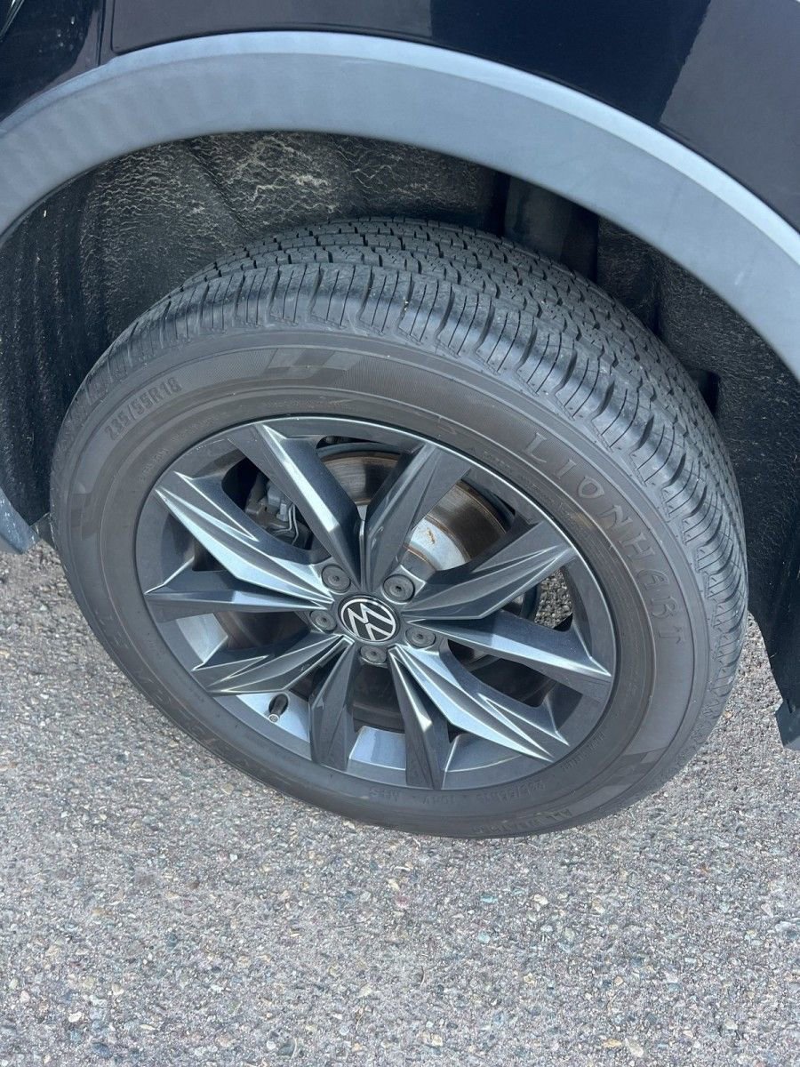 Used 2022 Volkswagen Tiguan SE image 6