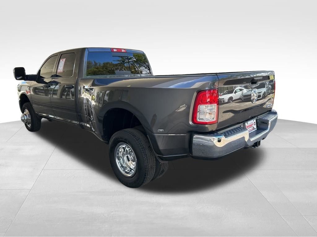 Used 2024 RAM 3500 Tradesman w/ Chrome Appearance Group image 4