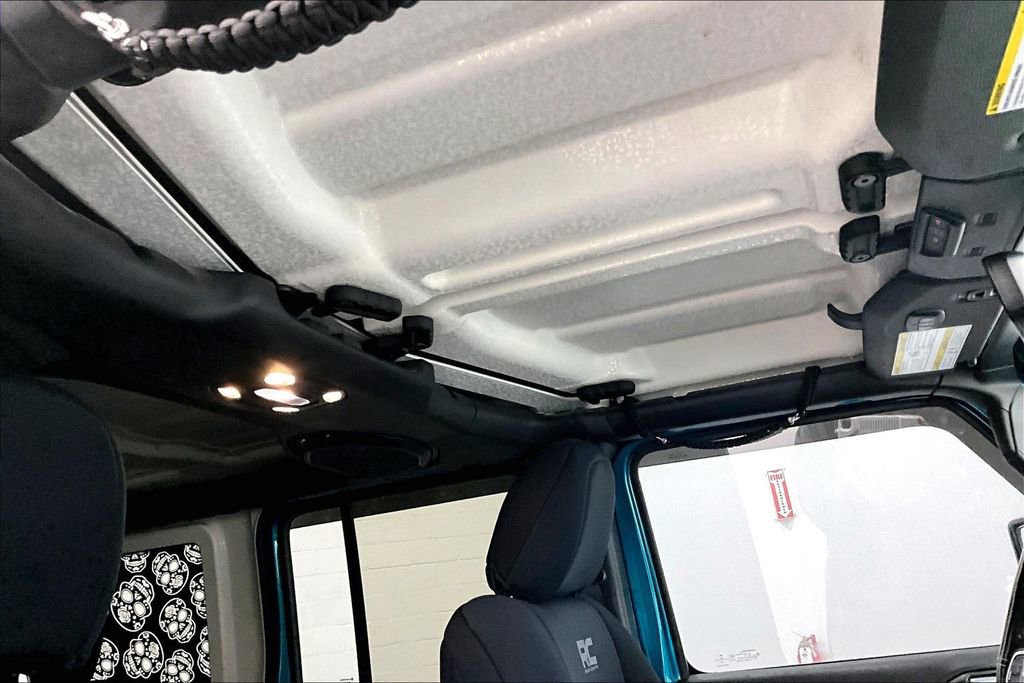 Used 2020 Jeep Wrangler Unlimited Sahara image 20