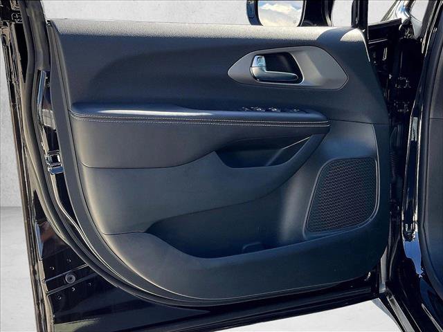 New 2027 Chrysler Pacifica LX FWD image 22
