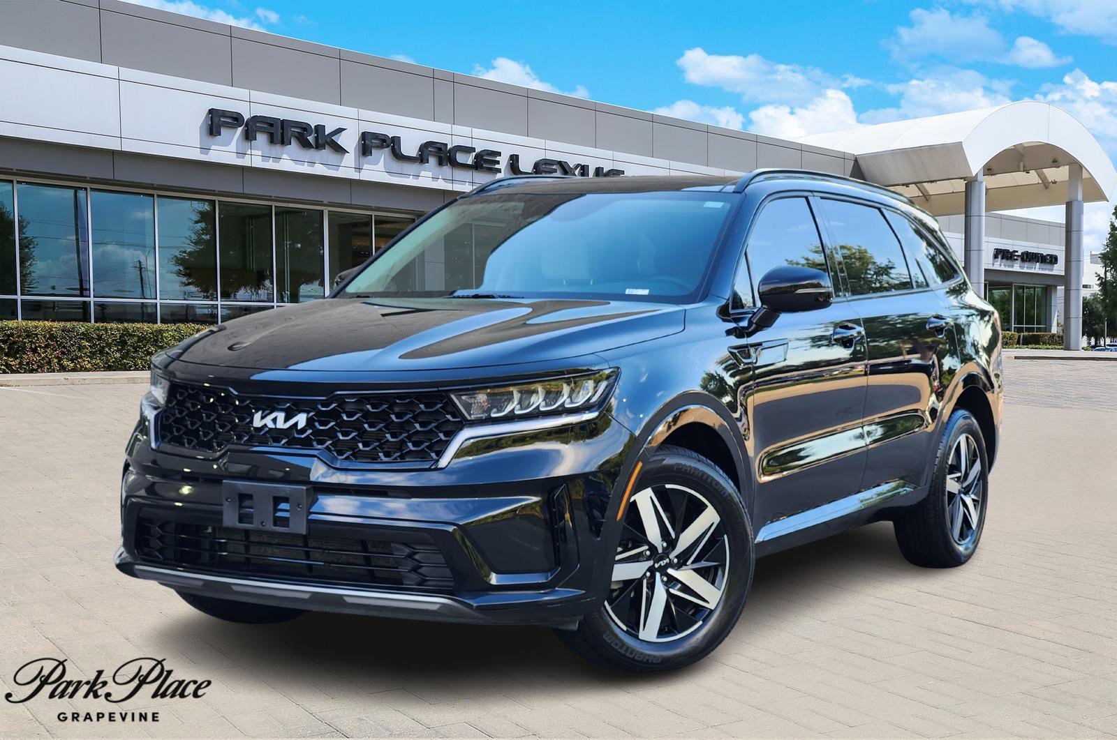 Used 2023 Kia Sorento S w/ Panoramic Sunroof Package