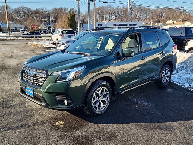 Used 2022 Subaru Forester Premium image 3
