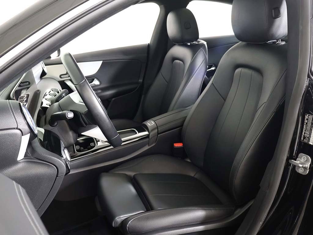 Used 2025 Mercedes-Benz CLA 250 4MATIC image 29