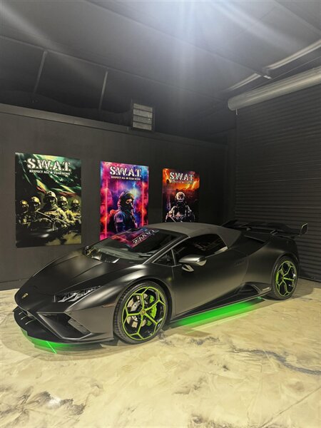 Used 2022 Lamborghini Huracan EVO RWD image 4