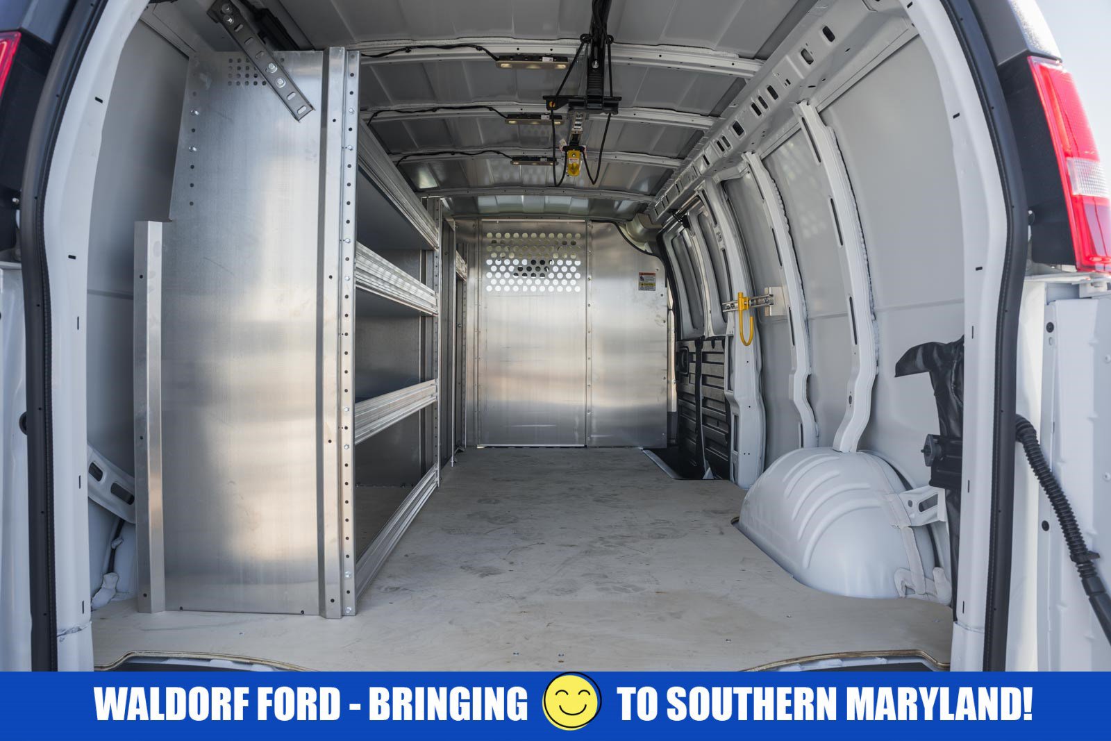 Used 2025 Chevrolet Express 2500 Extended w/ Communications Package image 9