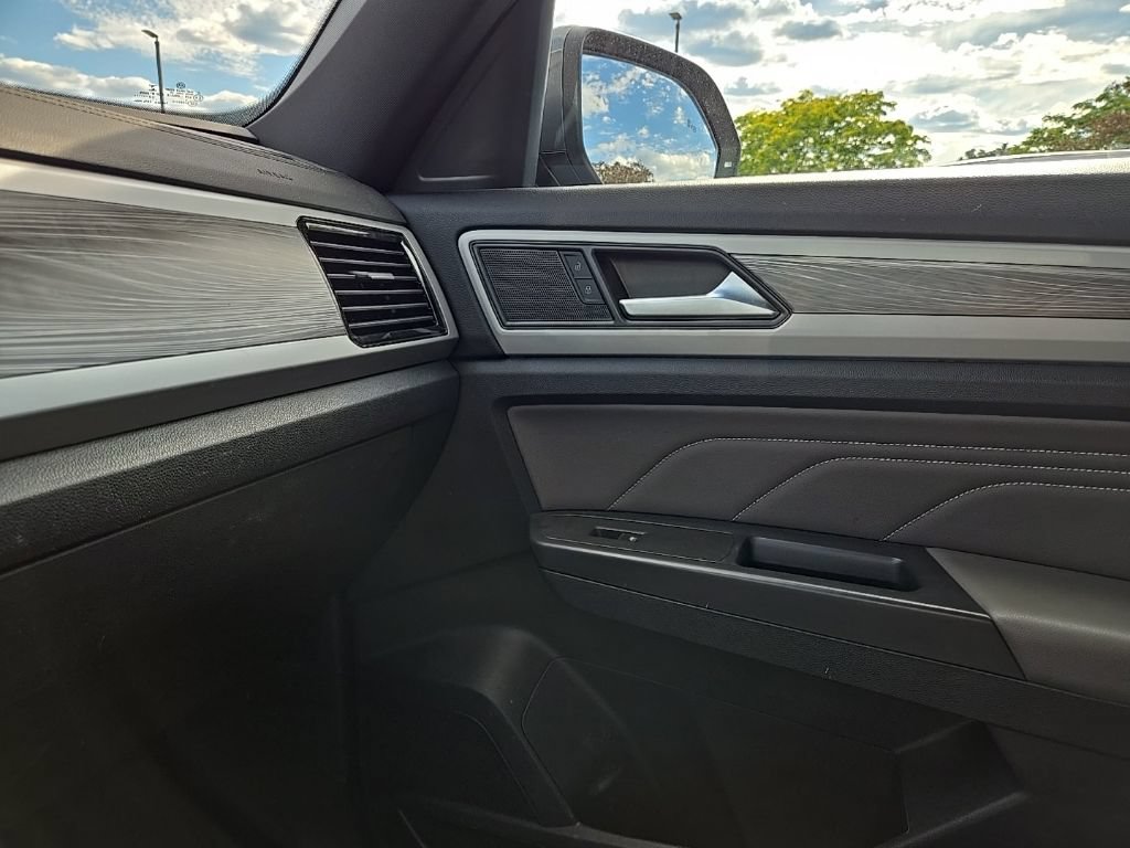 Used 2023 Volkswagen Atlas Cross Sport SE w/ Panoramic Sunroof Package AWD/4WD image 25