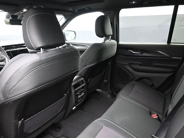 New 2026 Jeep Grand Cherokee Laredo X AWD/4WD image 16