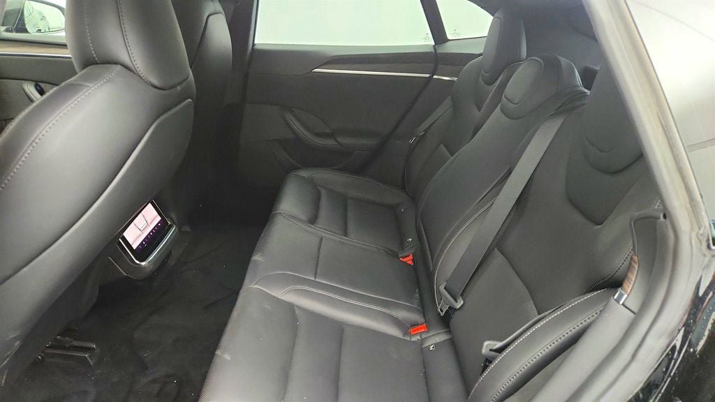 Used 2021 Tesla Model S Plaid image 23