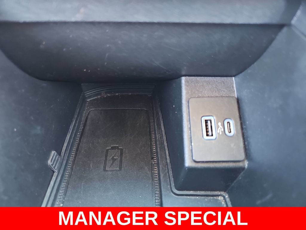 Used 2022 Ford Edge Titanium w/ Equipment Group 301A AWD/4WD image 26