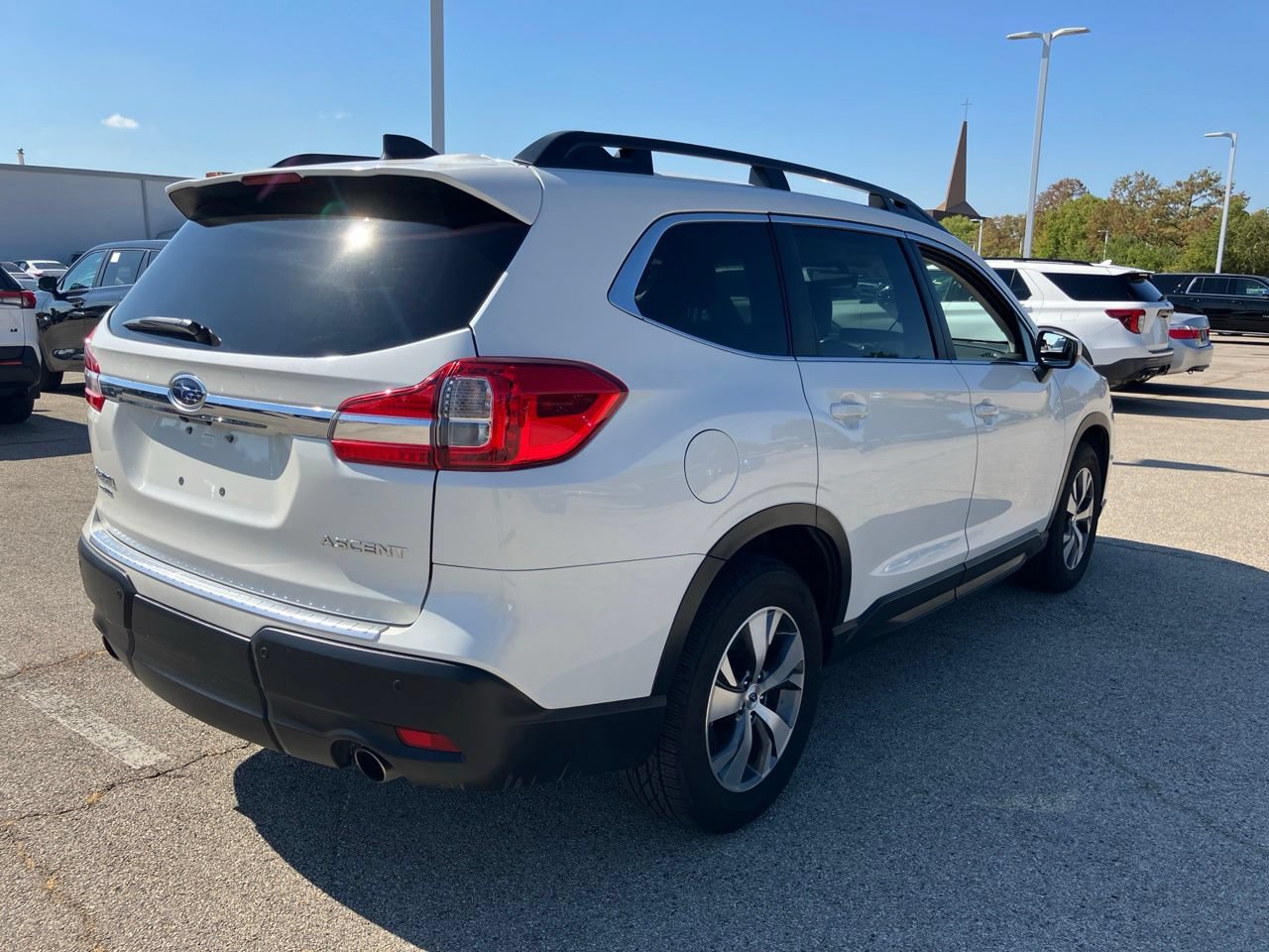 Used 2022 Subaru Ascent Premium w/ Convenience Package AWD/4WD image 4