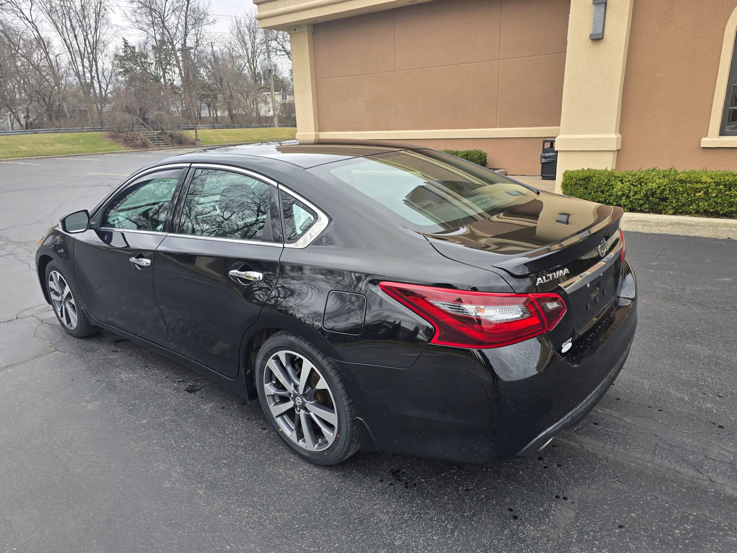 Used 2017 Nissan Altima 2.5 SR image 11