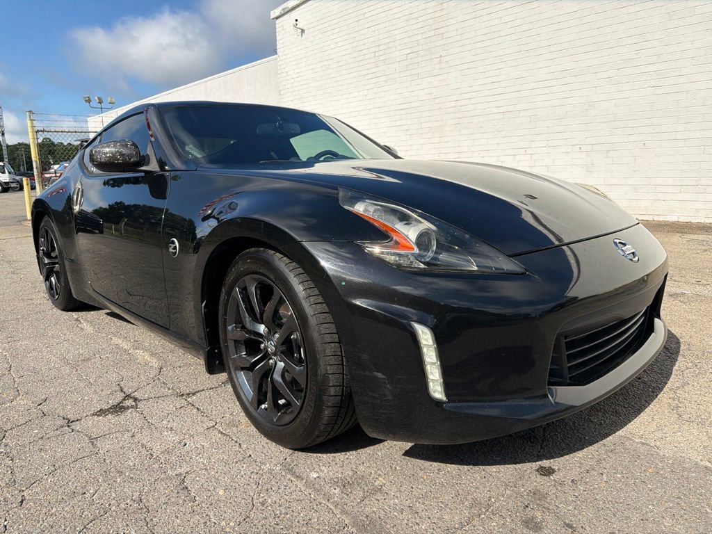 Used 2020 Nissan 370Z Coupe RWD image 8
