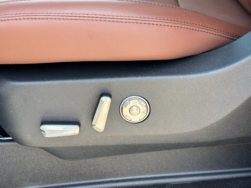 New 2026 Lincoln Navigator Reserve AWD/4WD image 15