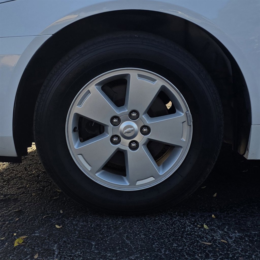 Used 2010 Chevrolet Impala LT w/ Luxury Edition Package image 39