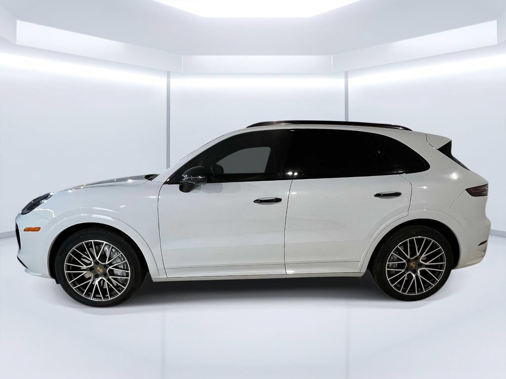 Certified 2023 Porsche Cayenne Turbo AWD/4WD image 4