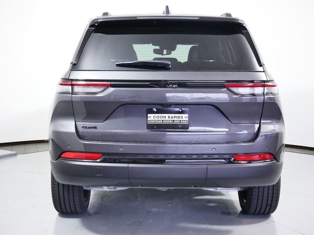 Certified 2024 Jeep Grand Cherokee Altitude image 12