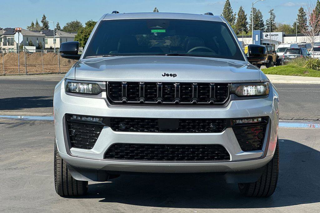 New 2026 Jeep Grand Cherokee L Limited AWD/4WD image 9