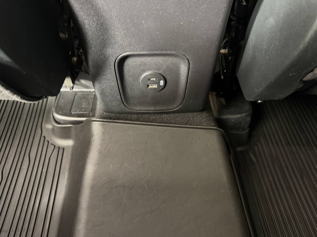 Used 2022 Ford Escape SEL w/ Technology Package AWD/4WD image 16