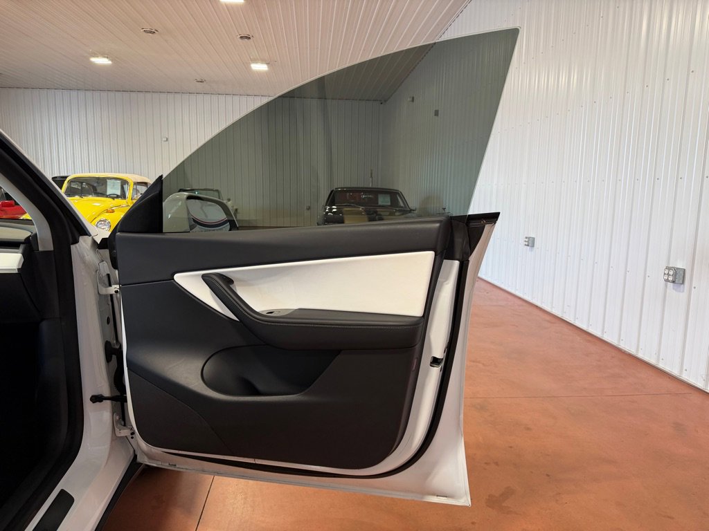 Used 2020 Tesla Model Y Long Range AWD/4WD image 23