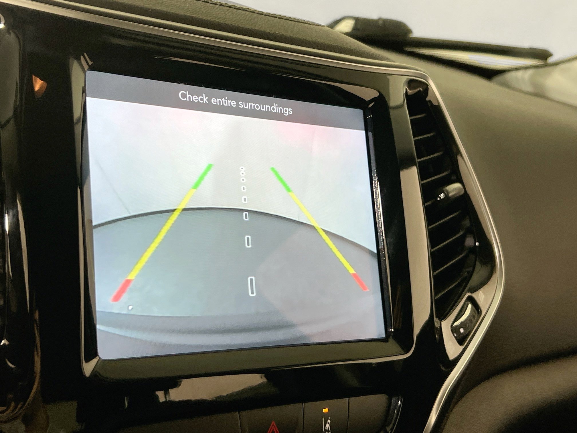 Used 2022 Jeep Cherokee Limited image 13