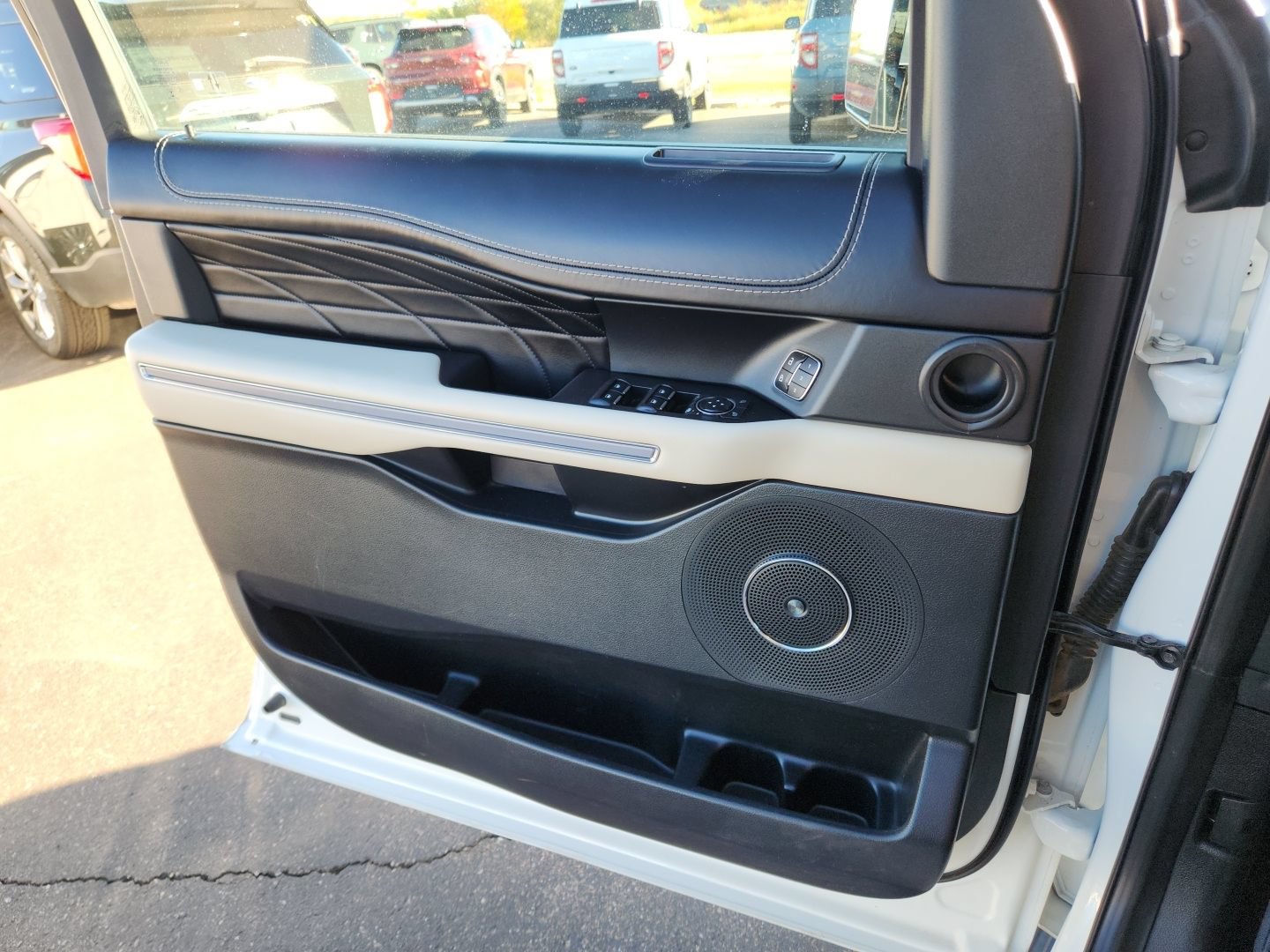 Used 2021 Ford Expedition Platinum AWD/4WD image 14
