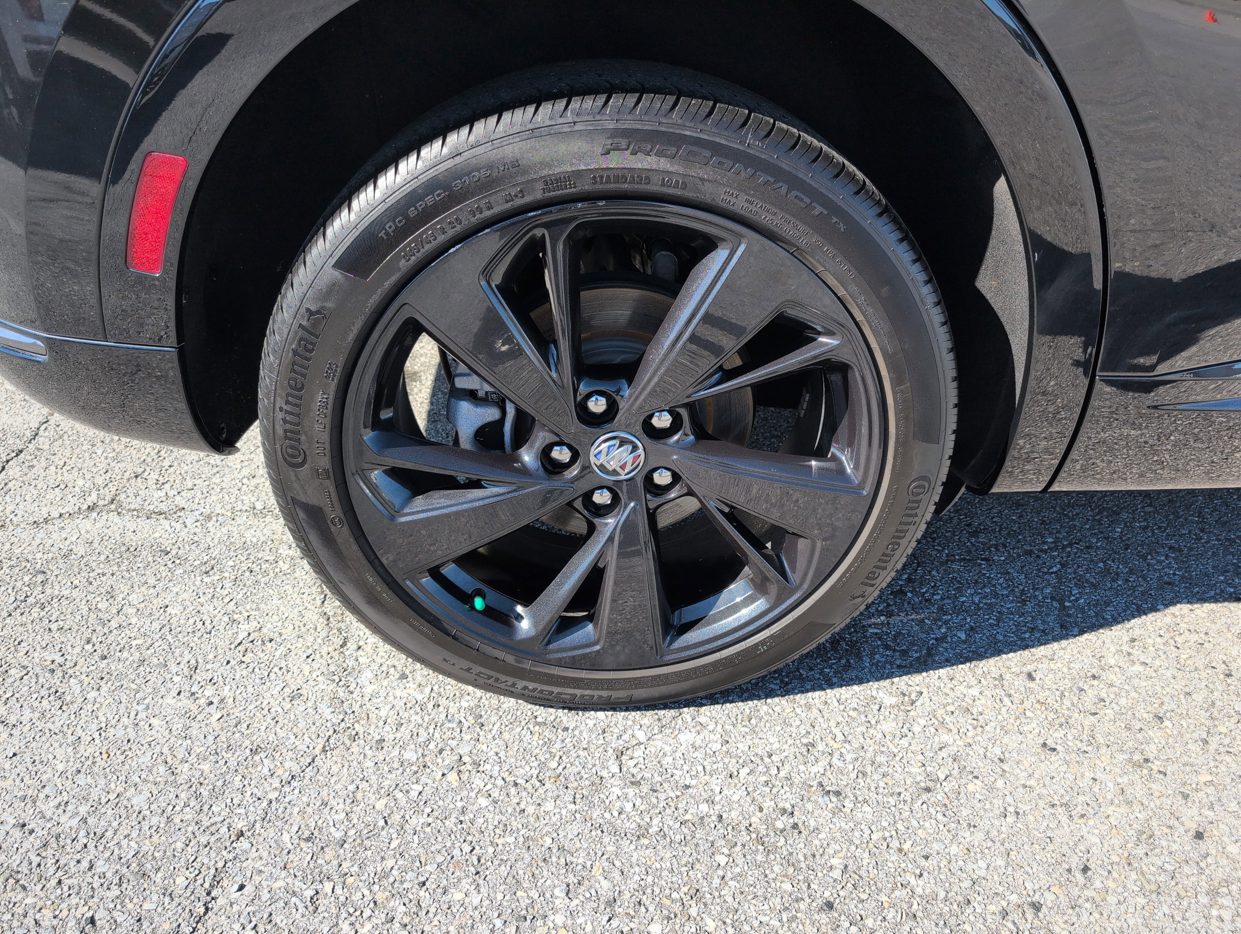 Used 2023 Buick Envision Essence w/ Sport Touring Package image 8