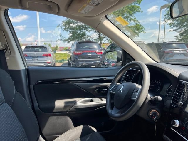 Used 2020 Mitsubishi Outlander ES FWD image 33