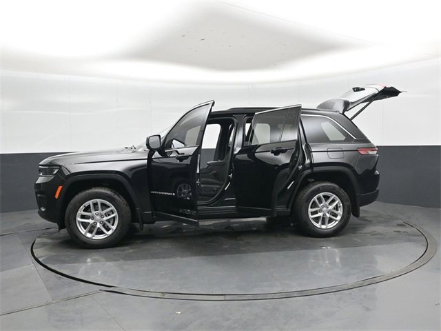 New 2025 Jeep Grand Cherokee Laredo X w/ Luxury Tech Group I image 49