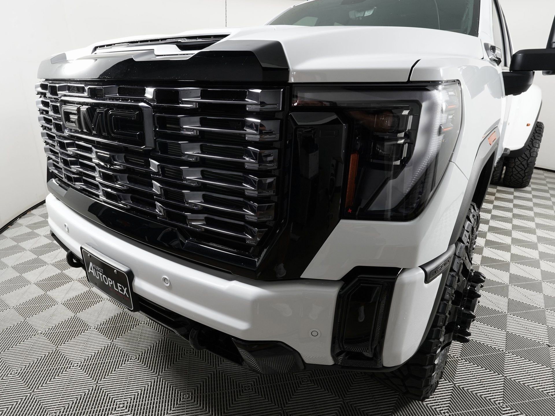 Used 2025 GMC Sierra 3500 Denali Ultimate AWD/4WD image 32
