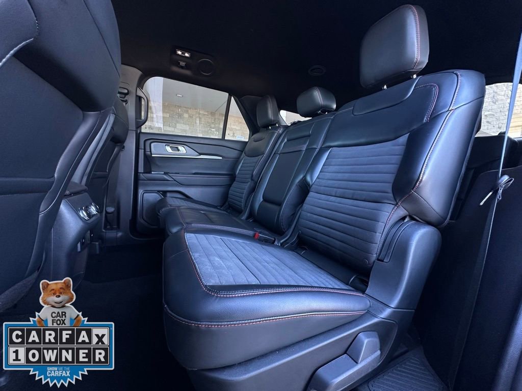 Used 2025 Ford Explorer ST-Line w/ ST-Line Street Pack image 23