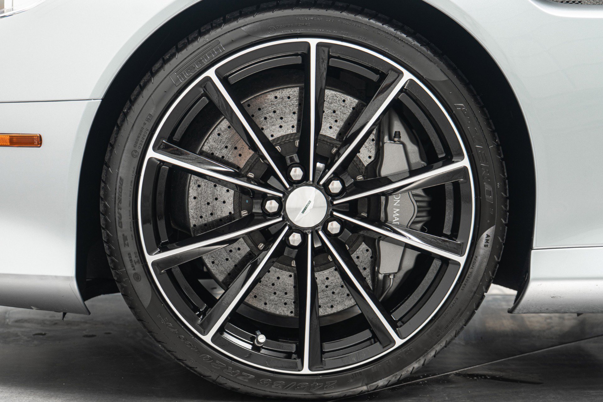 Used 2014 Aston Martin DB9 Volante image 10