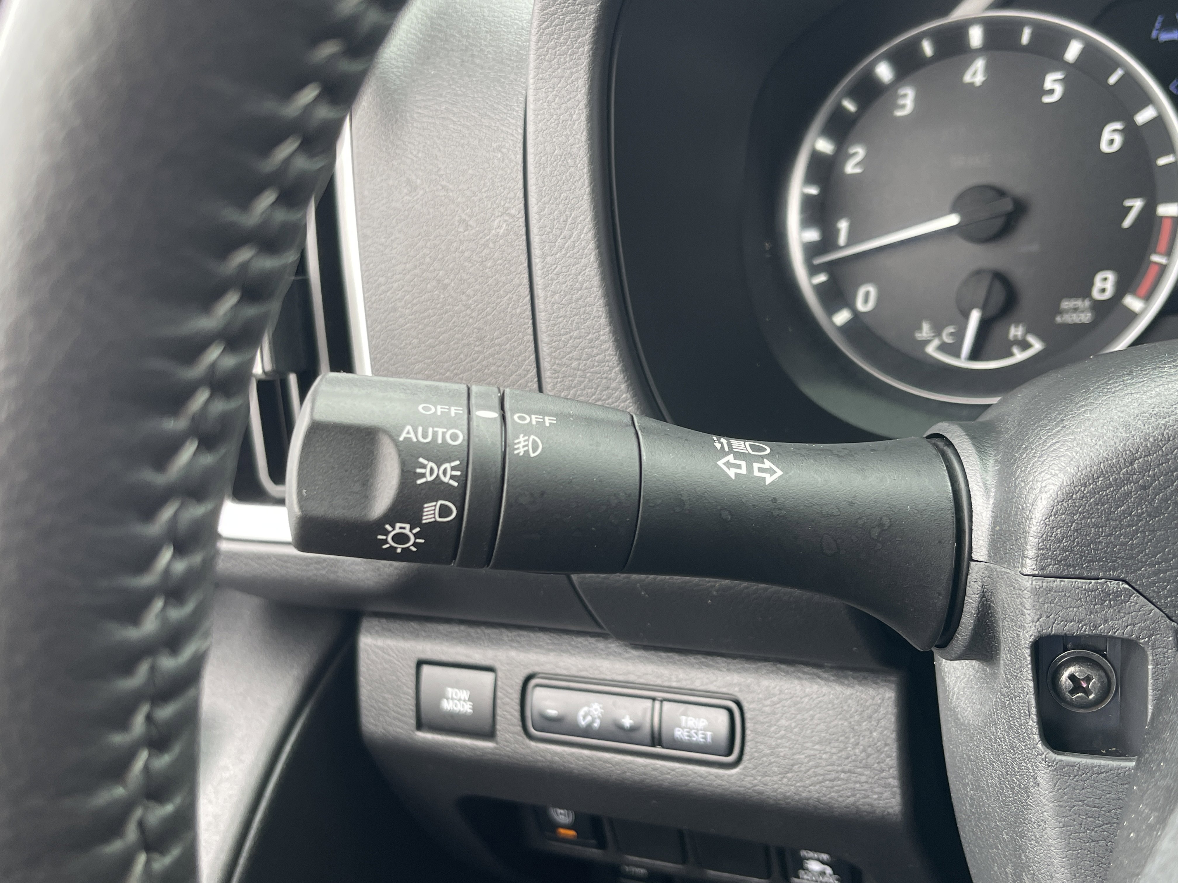 Used 2025 Nissan Frontier SV w/ SV Convenience Package image 19