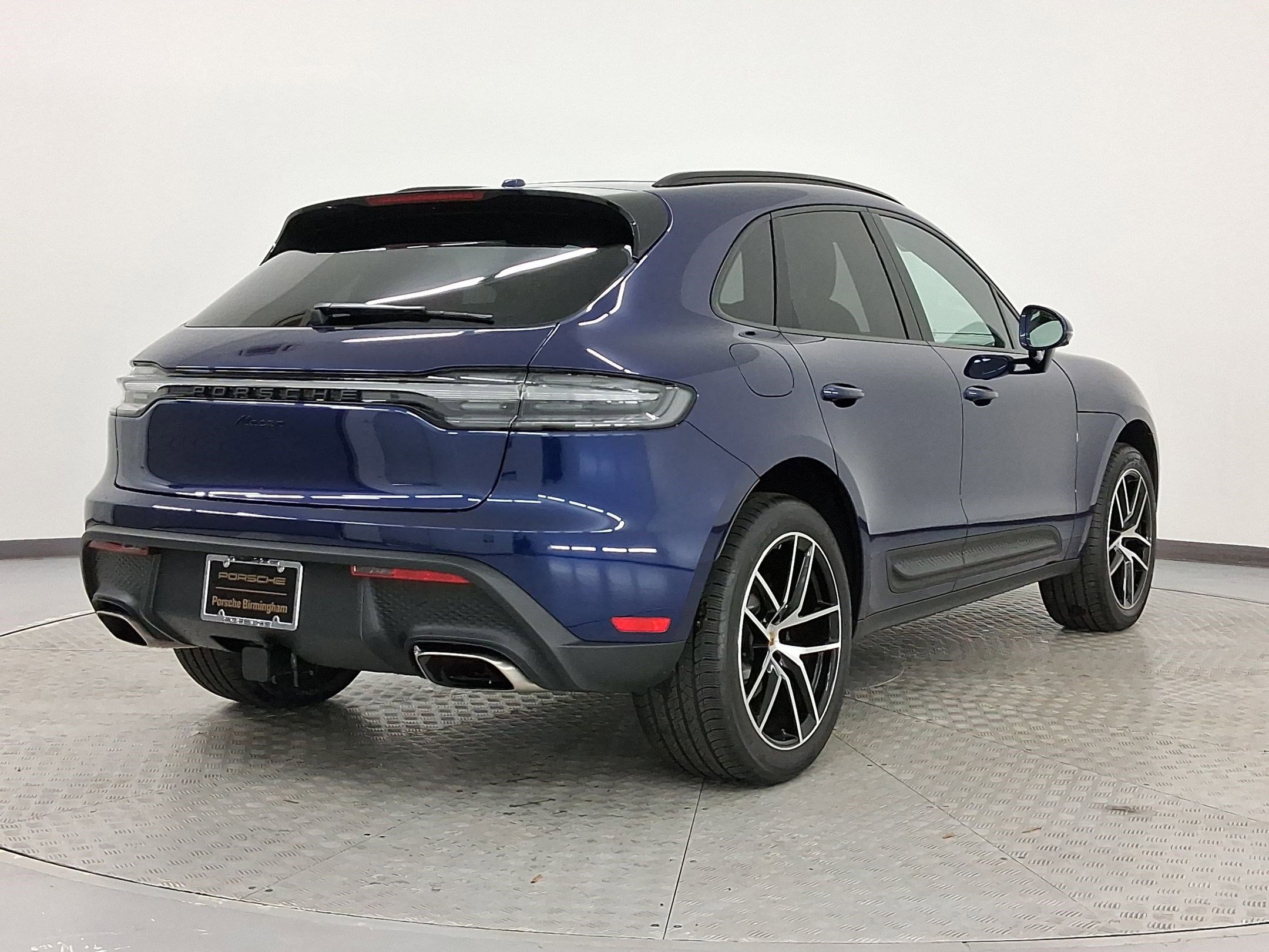 Used 2026 Porsche Macan AWD/4WD image 7