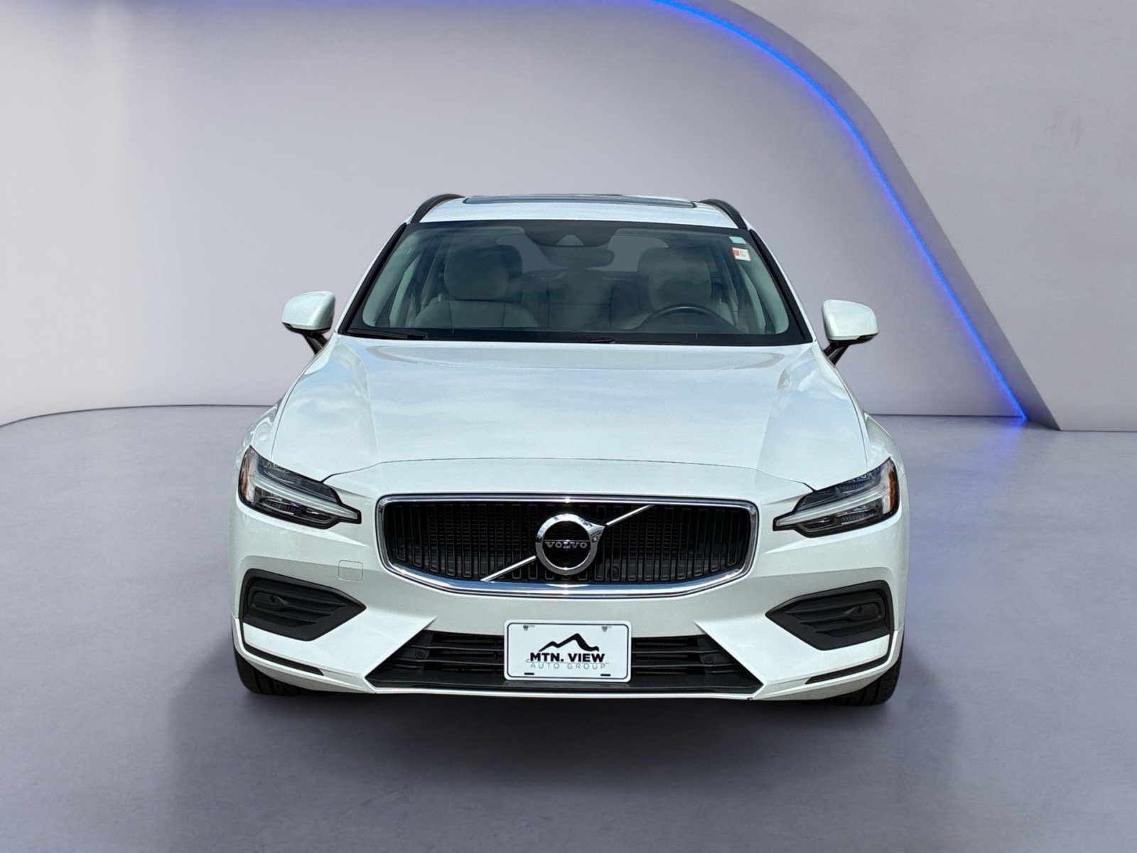 Used 2020 Volvo V60 T5 Momentum w/ Premium Package FWD image 8