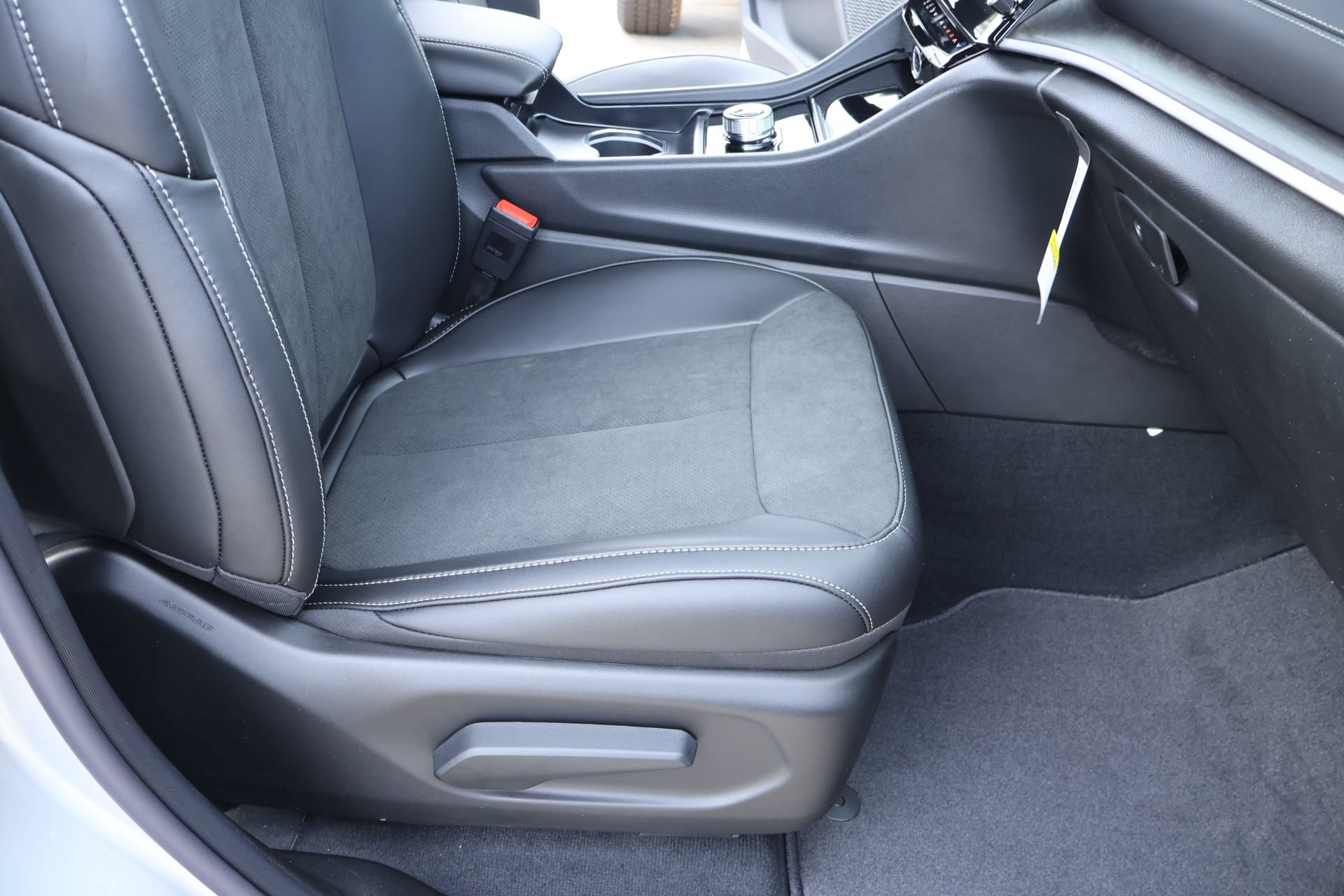 New 2026 Jeep Grand Cherokee Altitude RWD image 14