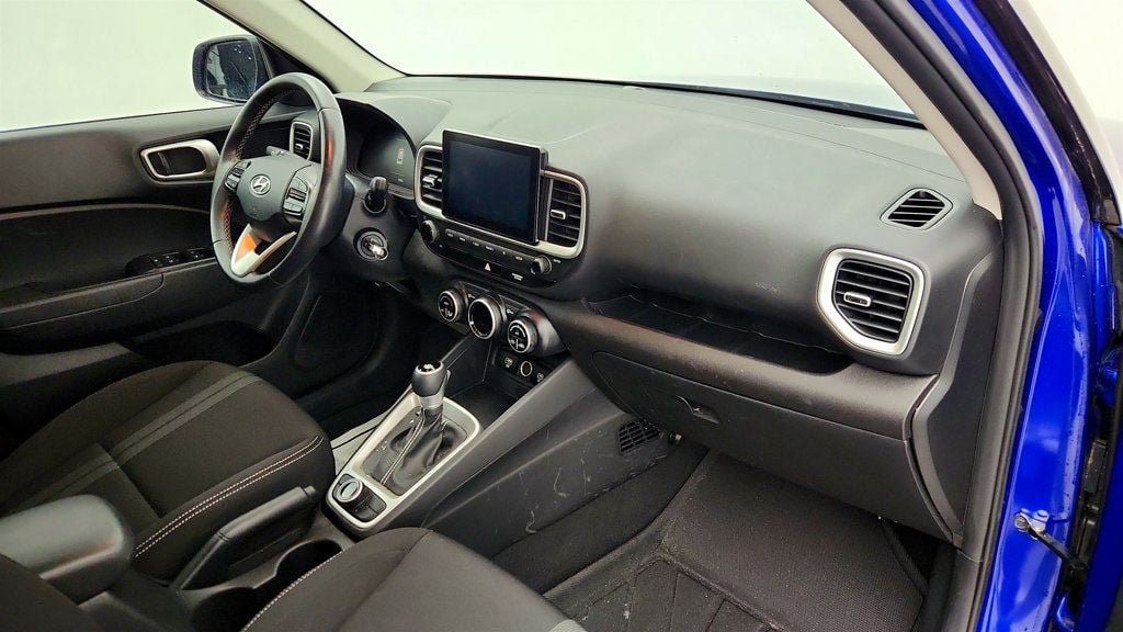 Used 2023 Hyundai Venue SEL FWD image 25