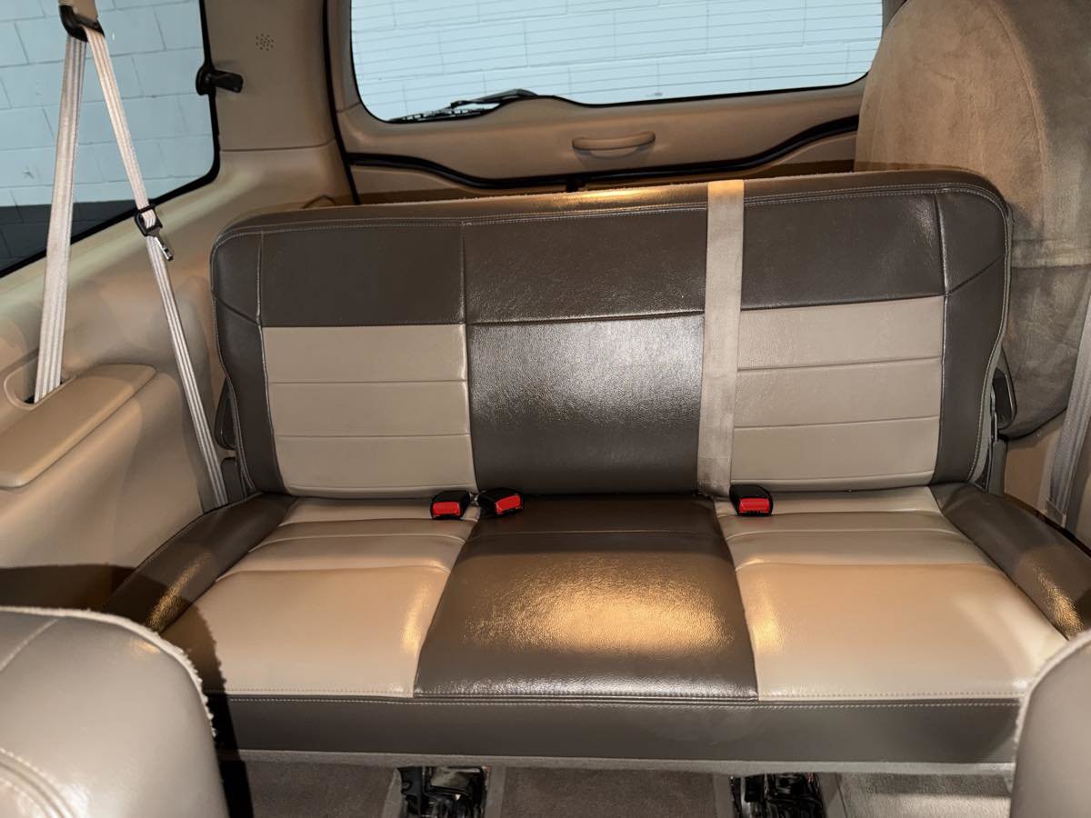 Used 2004 Ford Excursion Eddie Bauer image 20