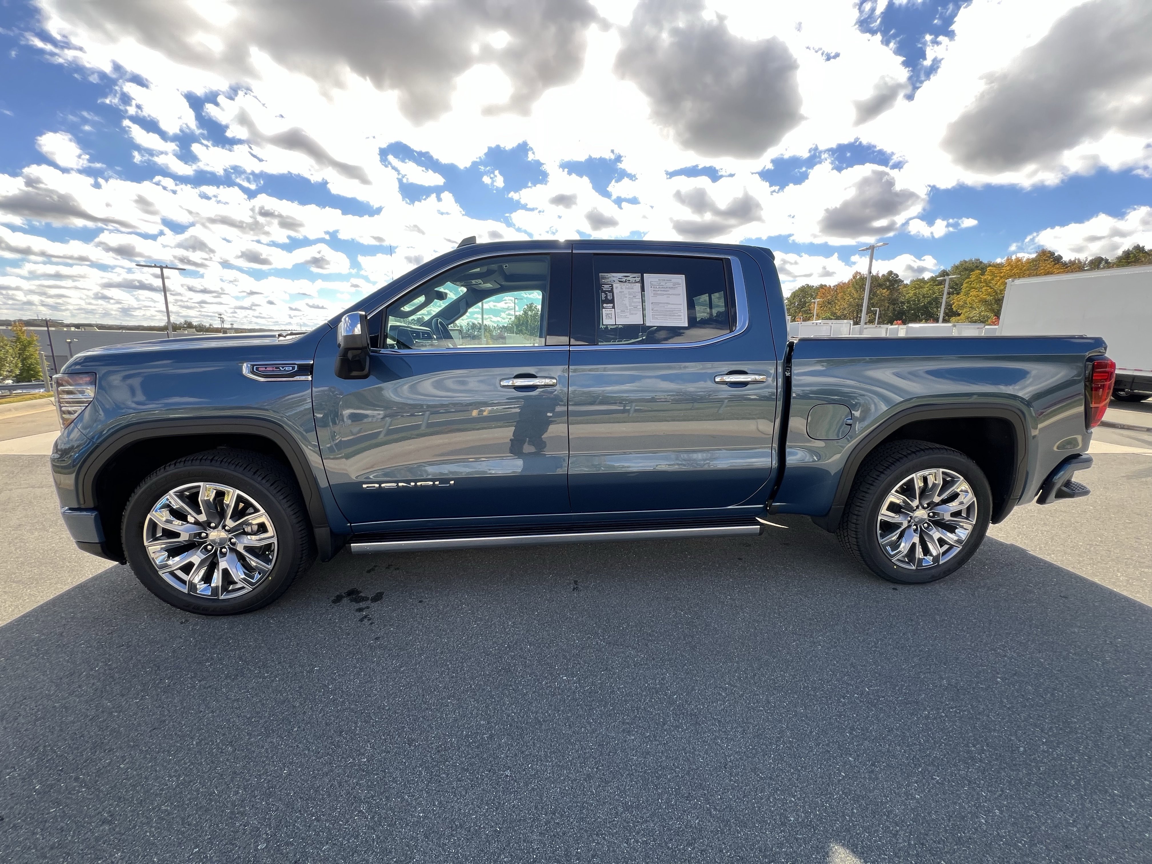 Used 2024 GMC Sierra 1500 Denali w/ Denali Reserve Package image 11