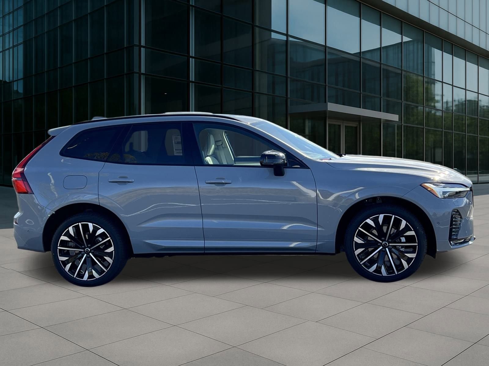 New 2026 Volvo XC90 B6 Plus w/ Protection Package Premier image 6
