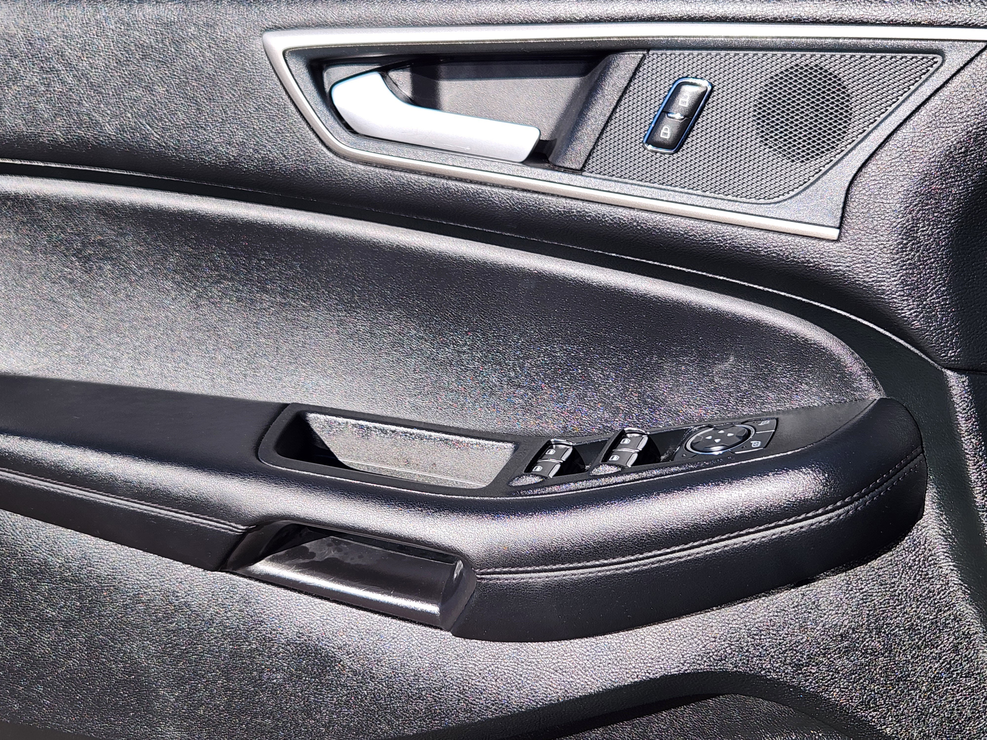 Used 2024 Ford Edge SEL image 17