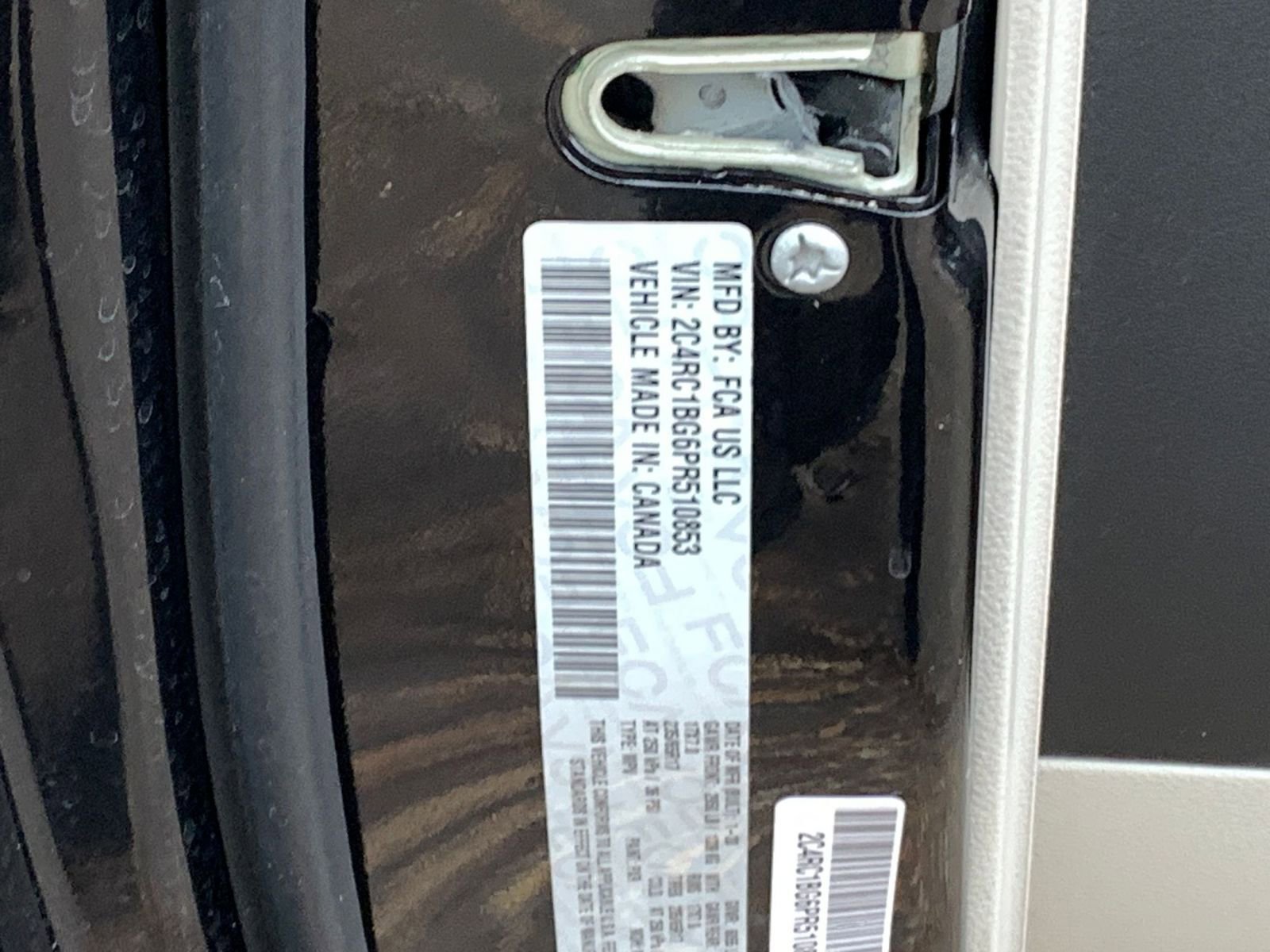 Used 2023 Chrysler Pacifica Touring-L image 10