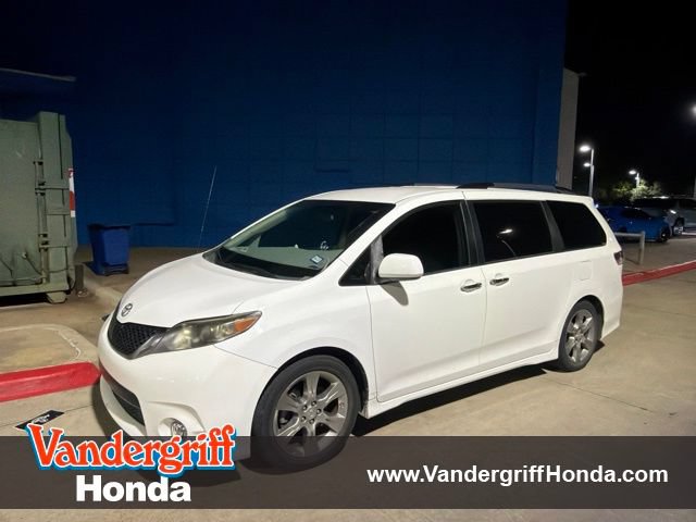 Used 2014 Toyota Sienna SE FWD image 1
