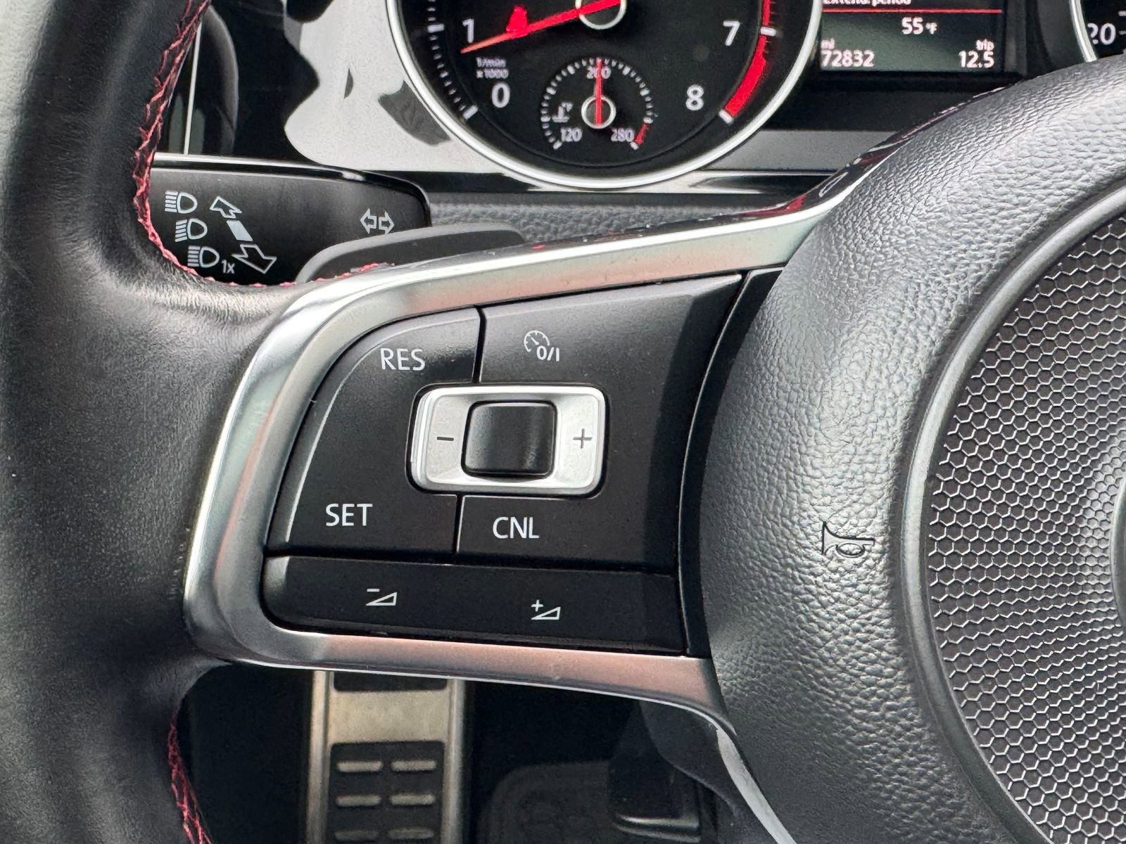 Used 2018 Volkswagen GTI SE w/ SE Leather Package image 18