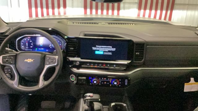 New 2026 Chevrolet Silverado 1500 LTZ w/ LTZ Premium Package AWD/4WD image 17