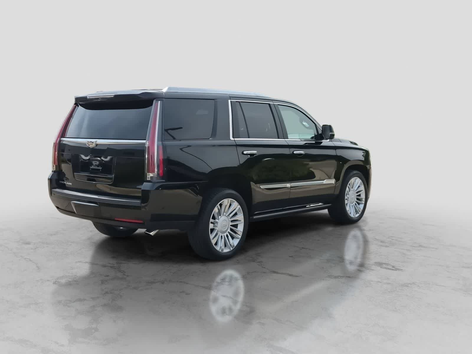 Used 2018 Cadillac Escalade Platinum AWD/4WD image 8